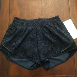 Lululemon Hotty Hot Short ll*Long